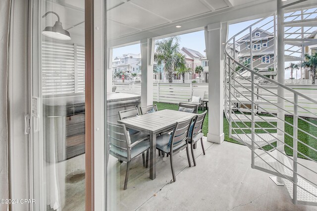 view of sunroom / solarium