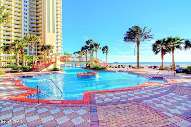 view of swimming pool