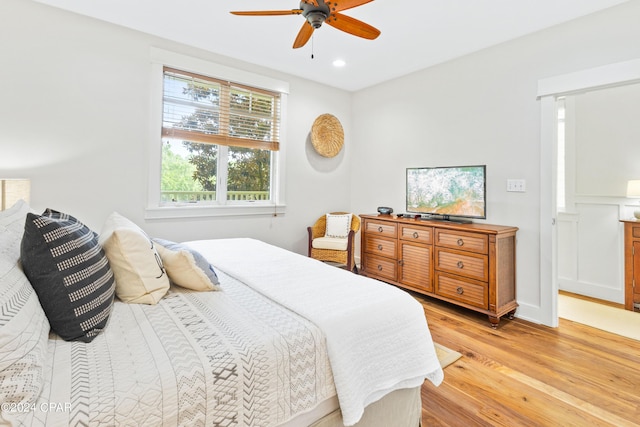 bedroom featuring light wood-type flooring, ceiling fan, and recessed lighting