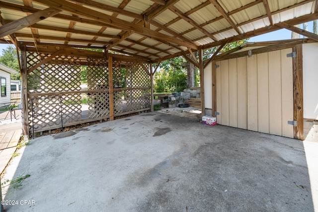 exterior space featuring an outbuilding