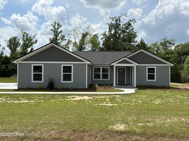 view of front of house featuring a front yard