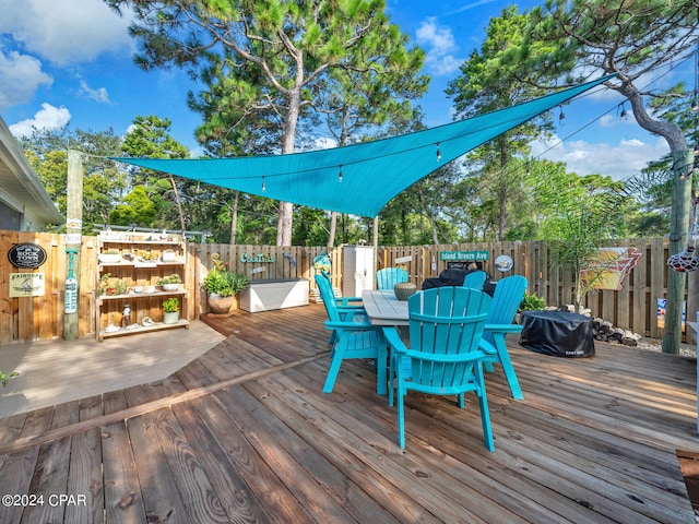 view of wooden deck