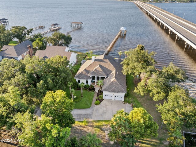 bird's eye view with a water view