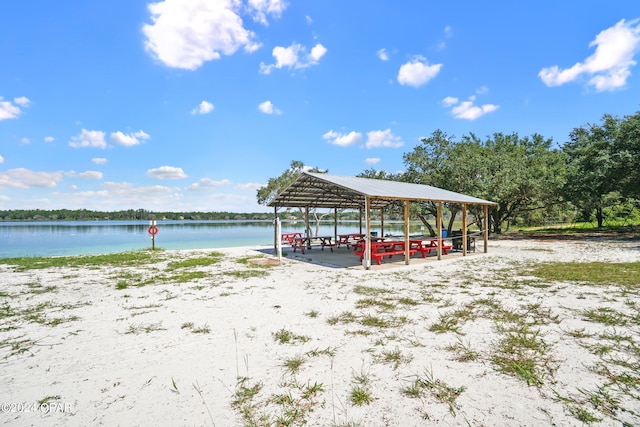 view of property's community featuring a water view