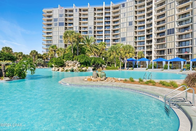 view of swimming pool