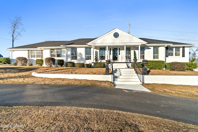 view of front of property featuring a porch