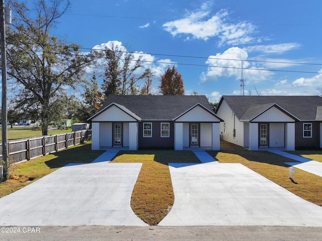 view of front of house with a front yard