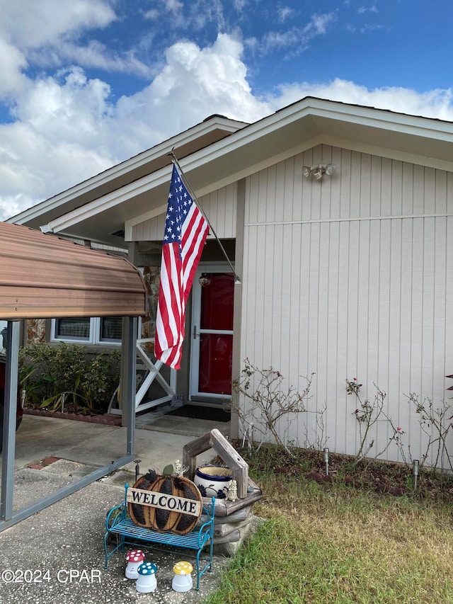 view of property entrance