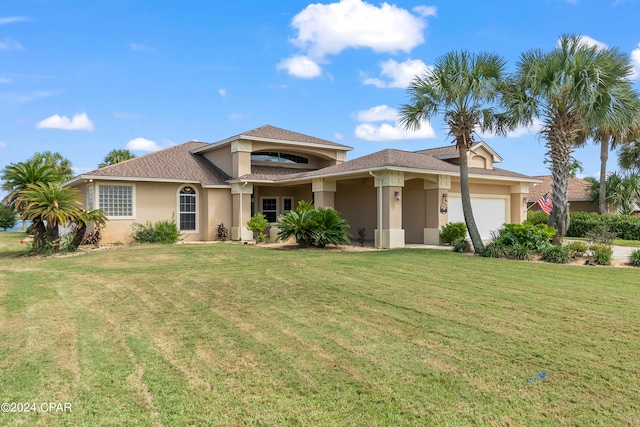 view of front facade with a front lawn