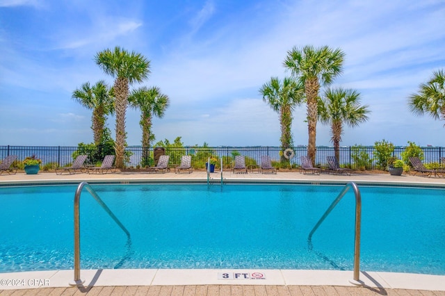 view of swimming pool