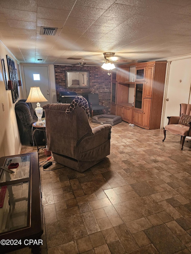 2510 W 18th St, Panama City, FL 32405 - living room with visible vents and ceiling fan