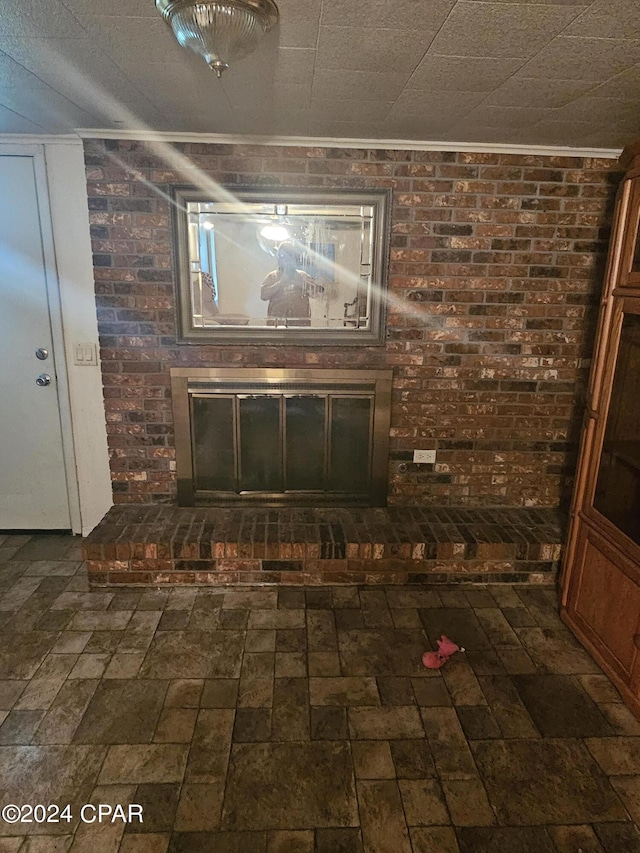 2510 W 18th St, Panama City, FL 32405 - room details with ornamental molding