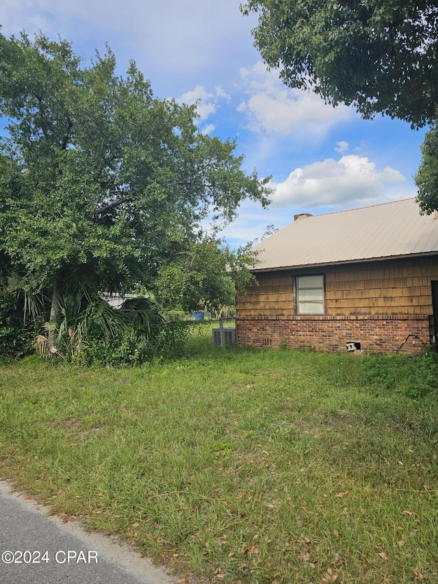 2510 W 18th St, Panama City, FL 32405 - view of yard