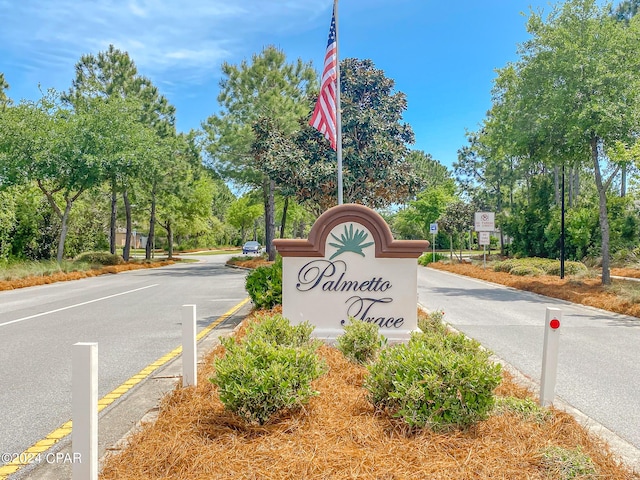 view of community / neighborhood sign