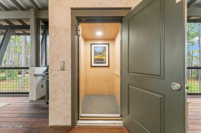 property entrance featuring elevator