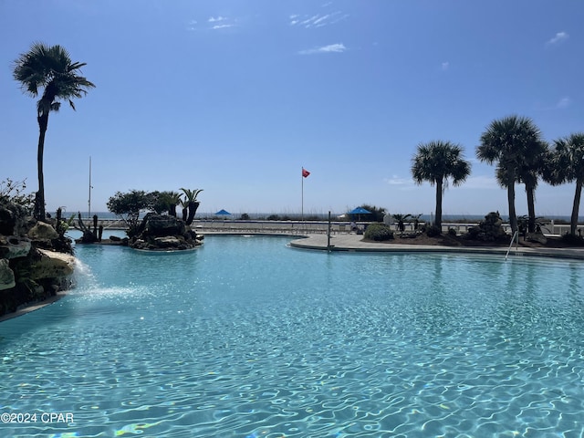 view of swimming pool