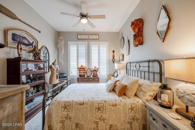 bedroom featuring ceiling fan