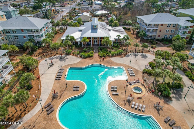 view of swimming pool