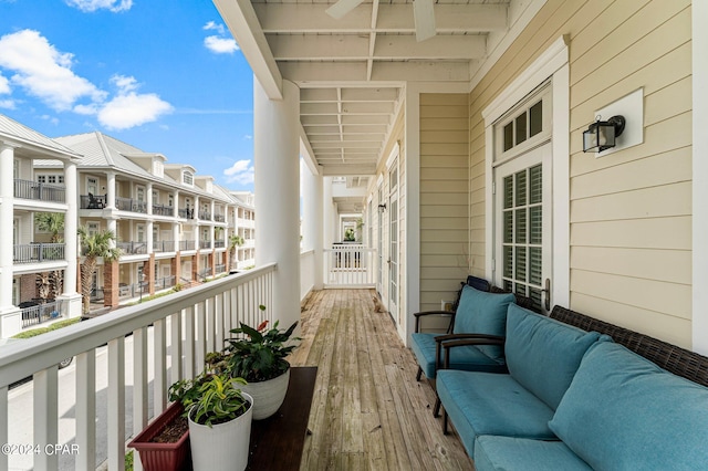 balcony featuring an outdoor hangout area