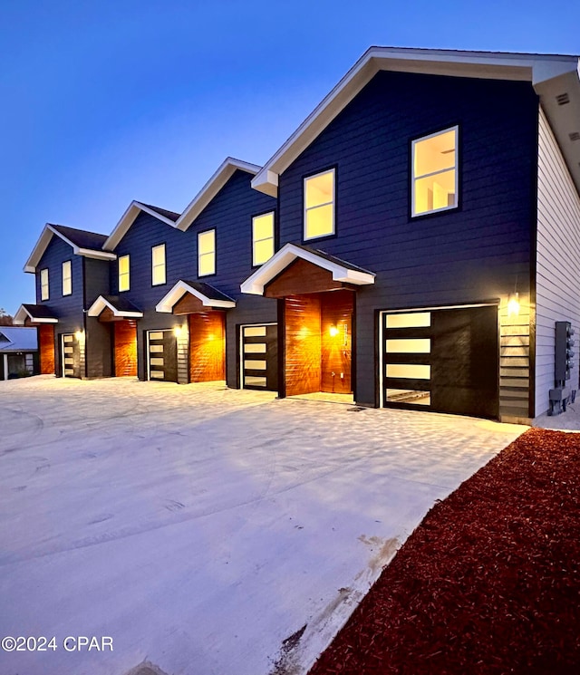 view of front of house featuring a garage