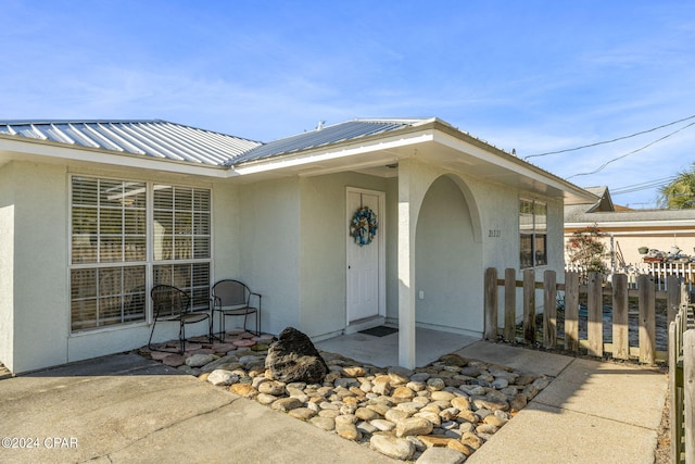 view of entrance to property