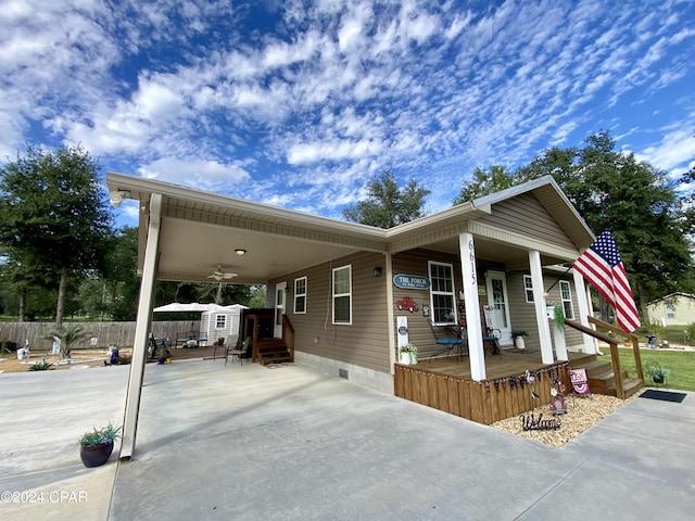 view of front of property featuring covered porch