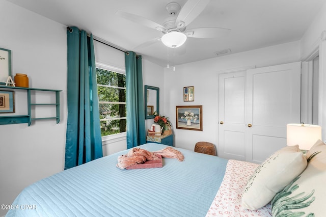 bedroom featuring ceiling fan