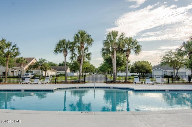 view of swimming pool