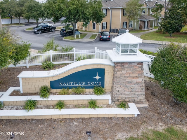 view of community / neighborhood sign