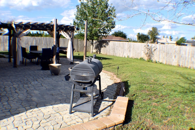 view of yard with a patio