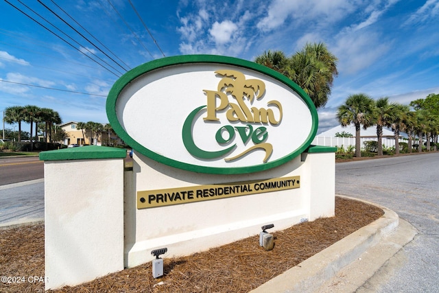 view of community / neighborhood sign