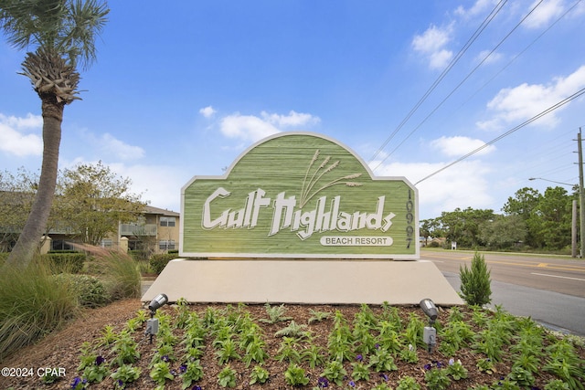 view of community / neighborhood sign