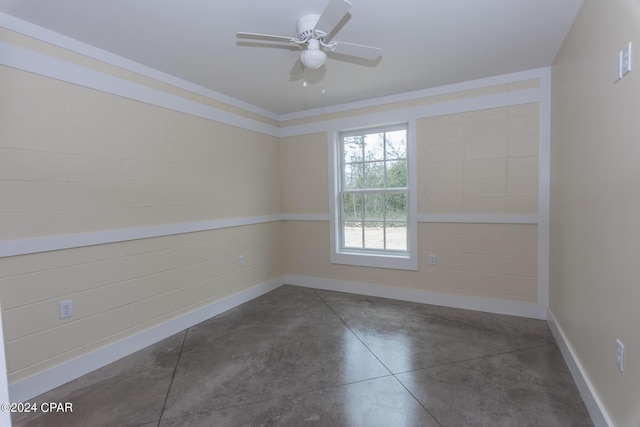 empty room with ceiling fan