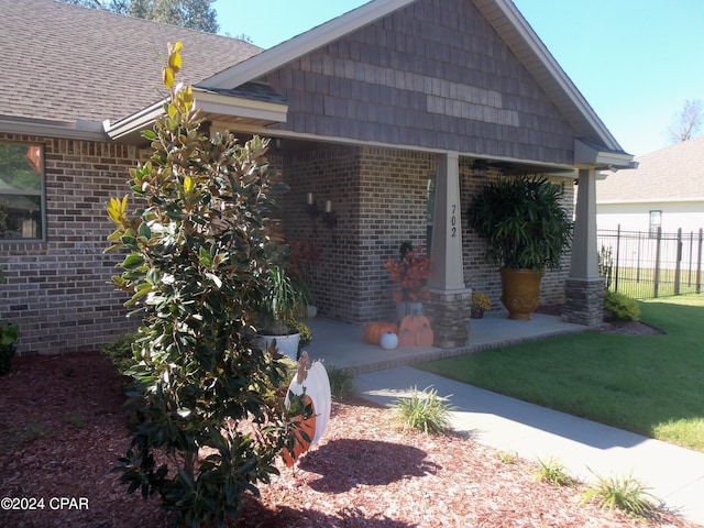 view of front of house with a front yard