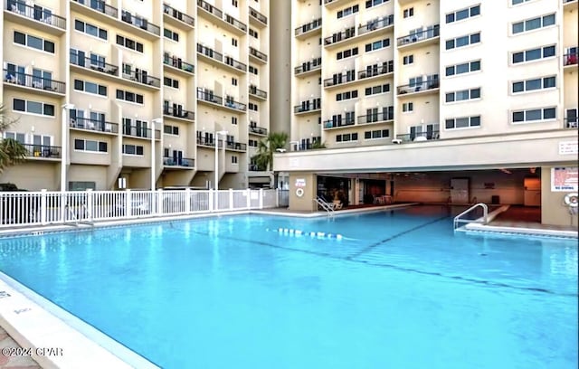 view of swimming pool