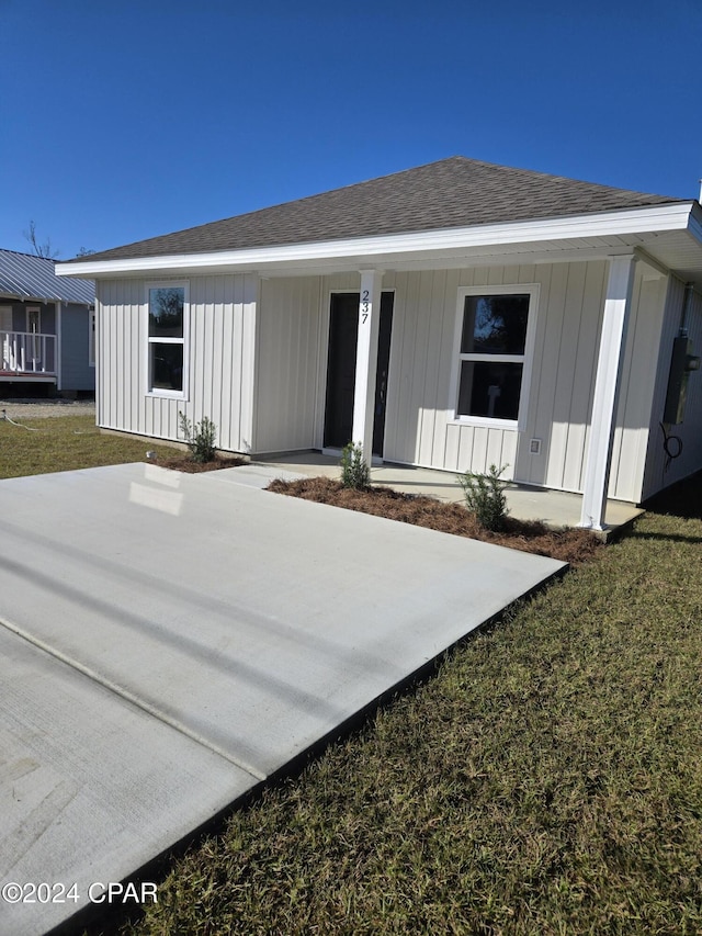 view of front facade featuring covered porch