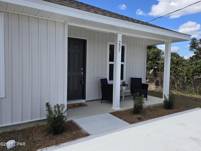 view of front of home with a front yard