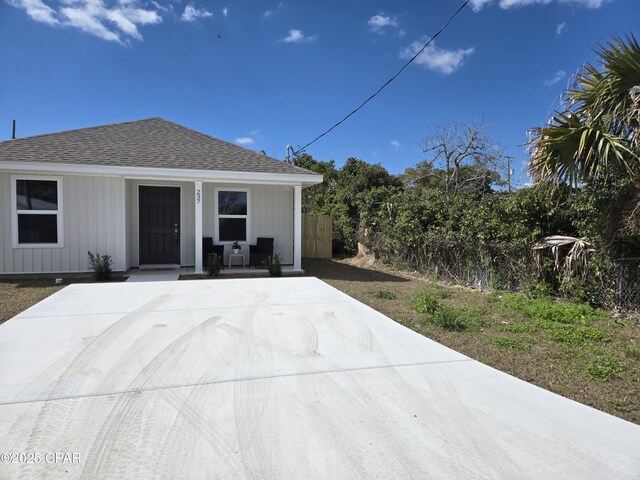 view of yard featuring central AC