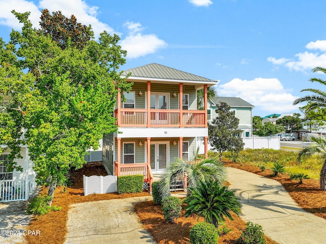 view of front of property featuring covered porch