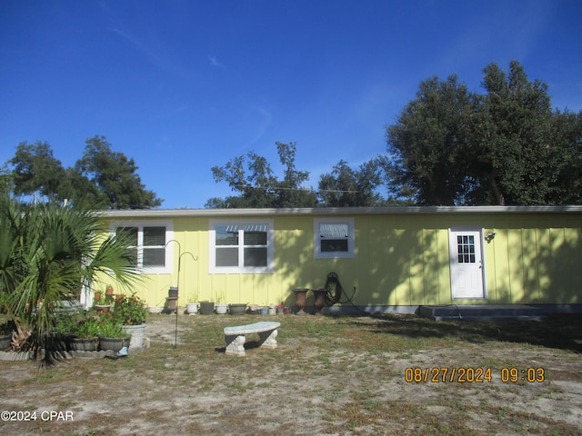 view of front of property