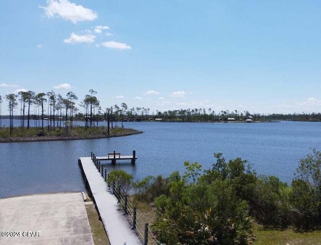 Listing photo 2 for 707 Island Ct, Panama City FL 32404