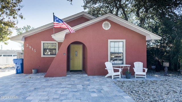 view of front of home featuring a patio area