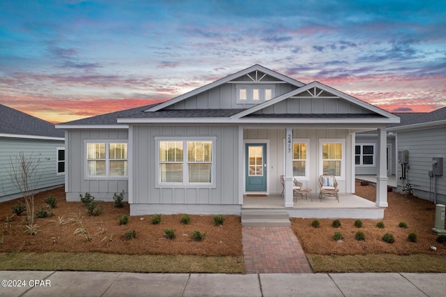 view of front of property featuring a porch