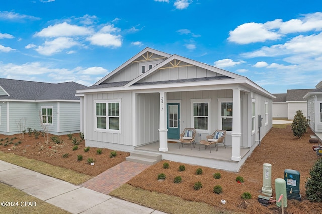 view of front of house featuring a porch