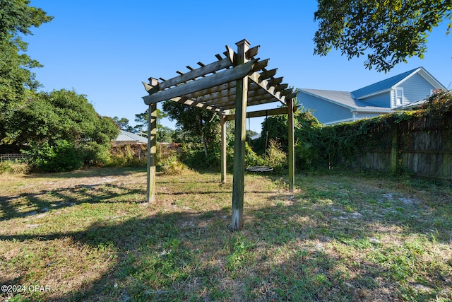 view of yard with a pergola