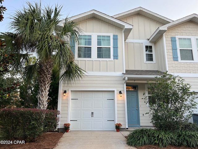 view of front facade featuring a garage