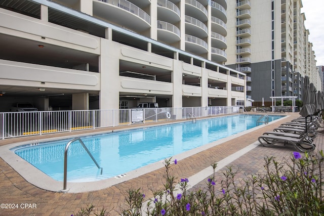 view of swimming pool