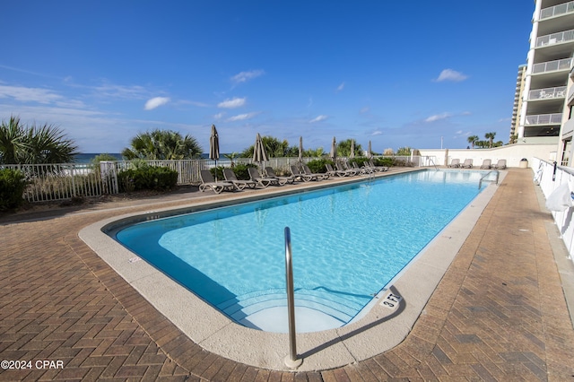 view of swimming pool