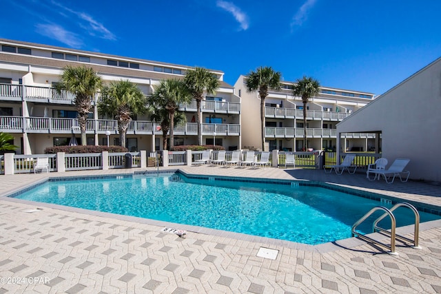 view of swimming pool