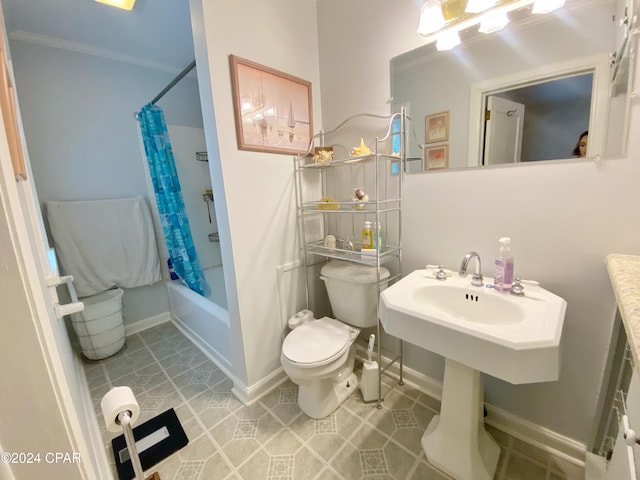 bathroom featuring toilet, shower / tub combo, tile patterned floors, and crown molding